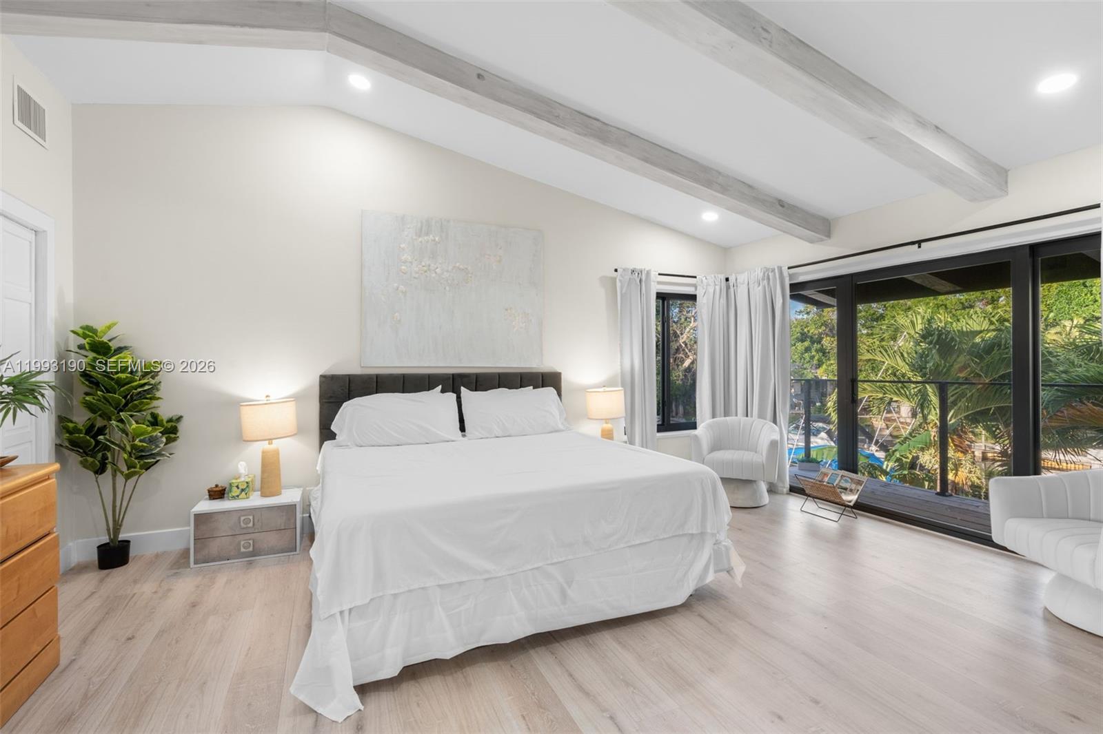 TWIN OAKS - Residential