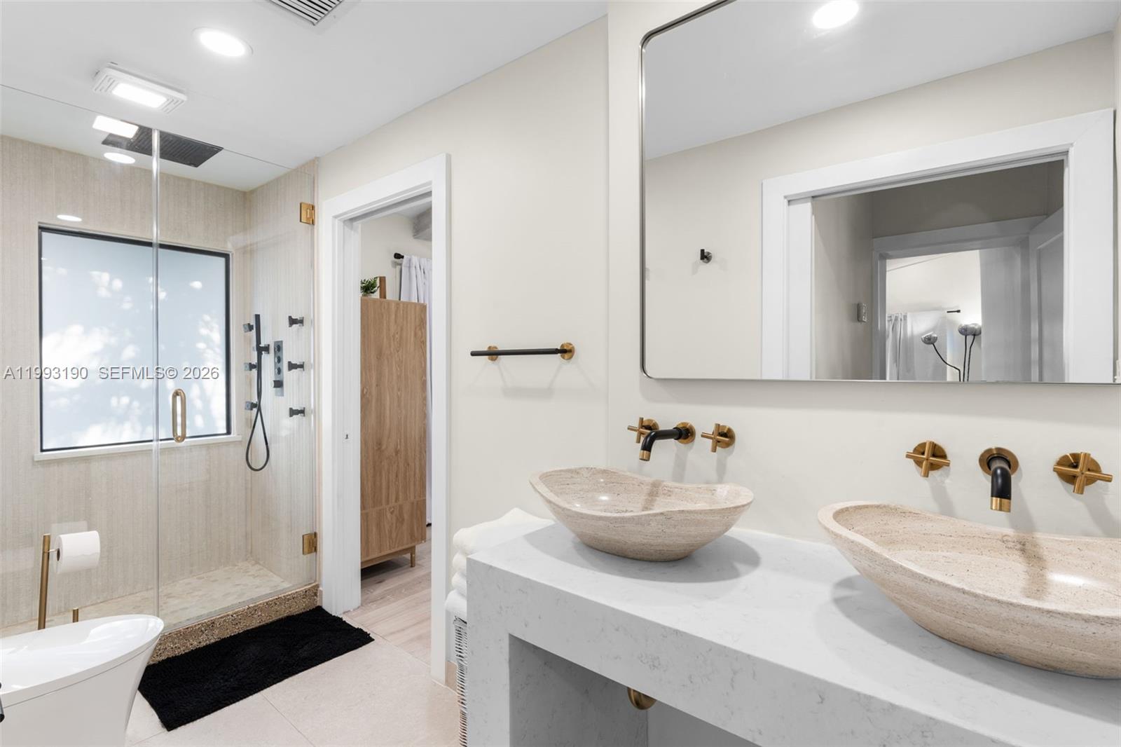 TWIN OAKS - Residential
