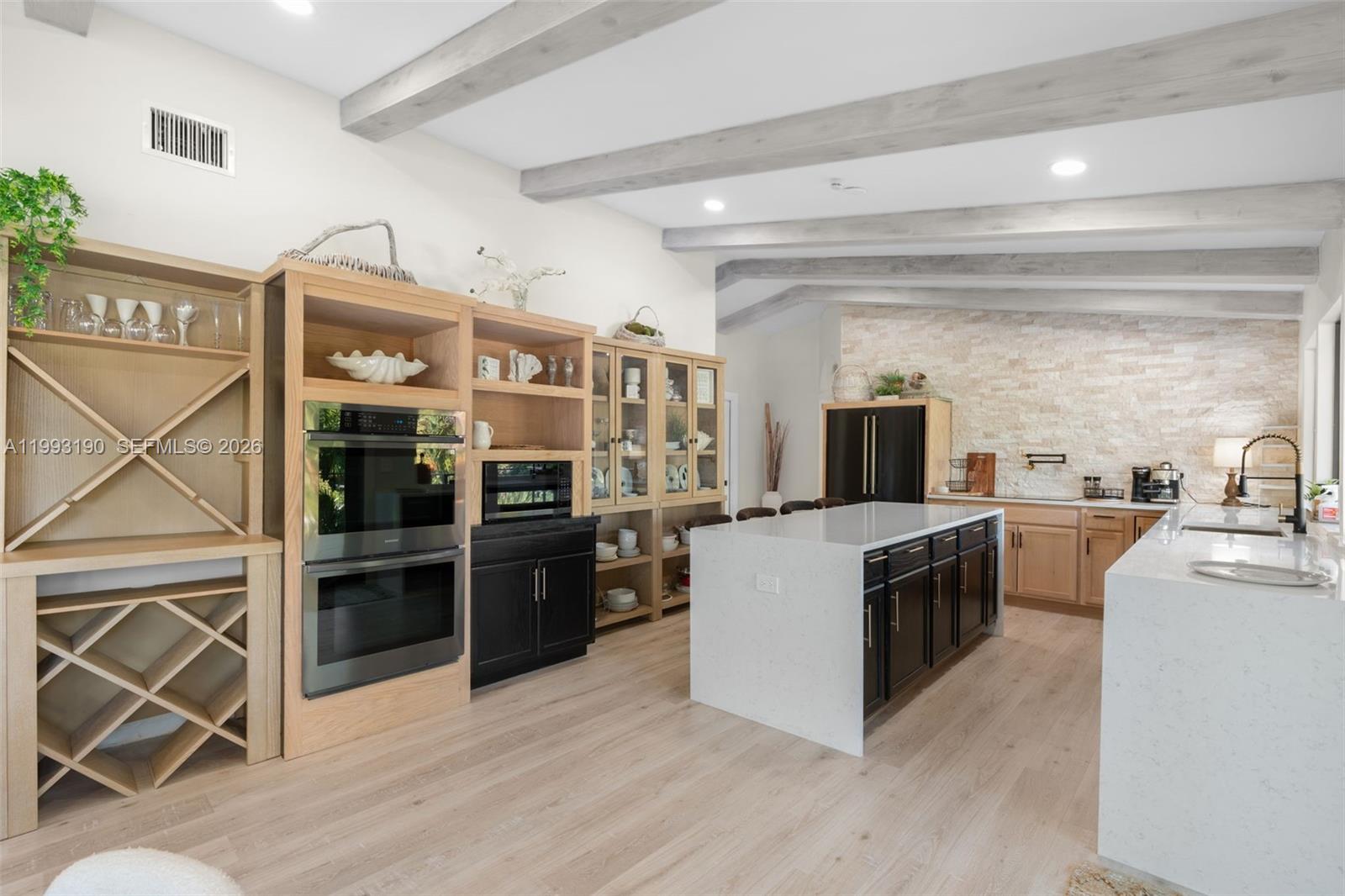 TWIN OAKS - Residential