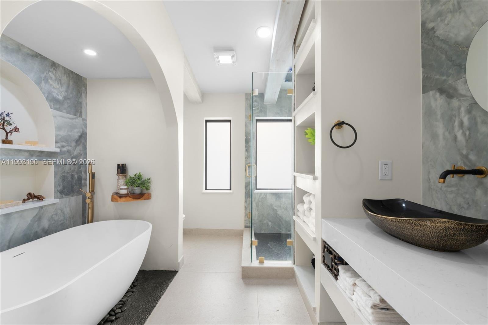 TWIN OAKS - Residential