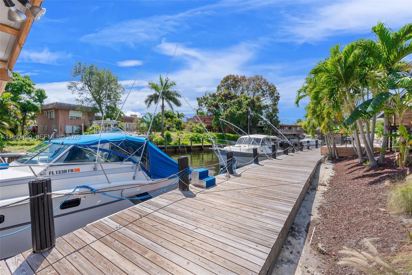 TWIN OAKS - Residential