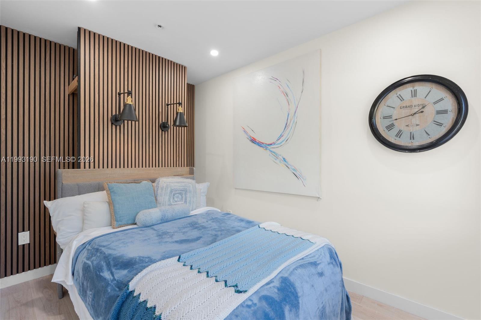 TWIN OAKS - Residential
