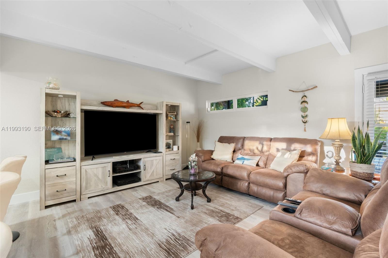 TWIN OAKS - Residential