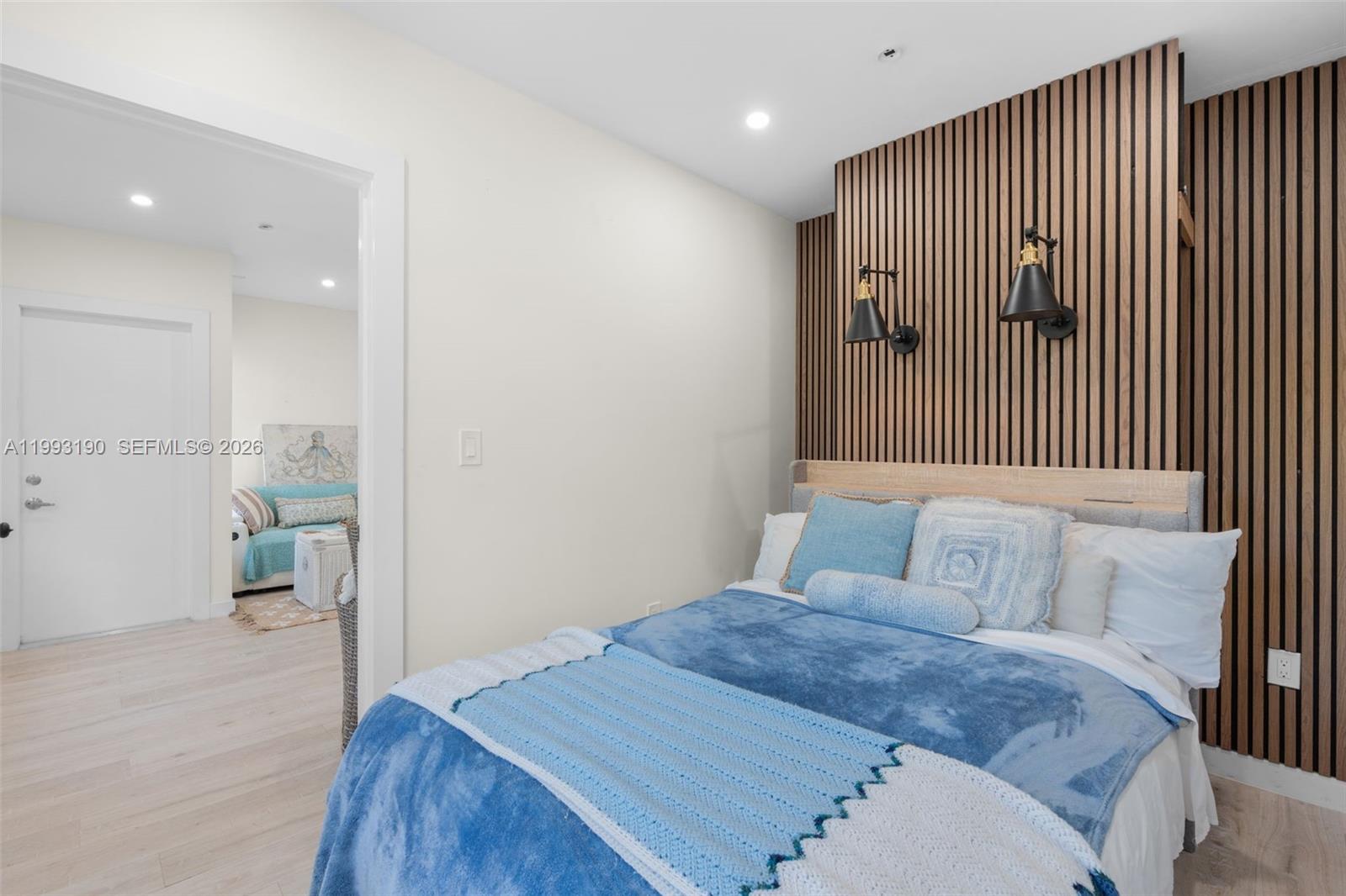 TWIN OAKS - Residential