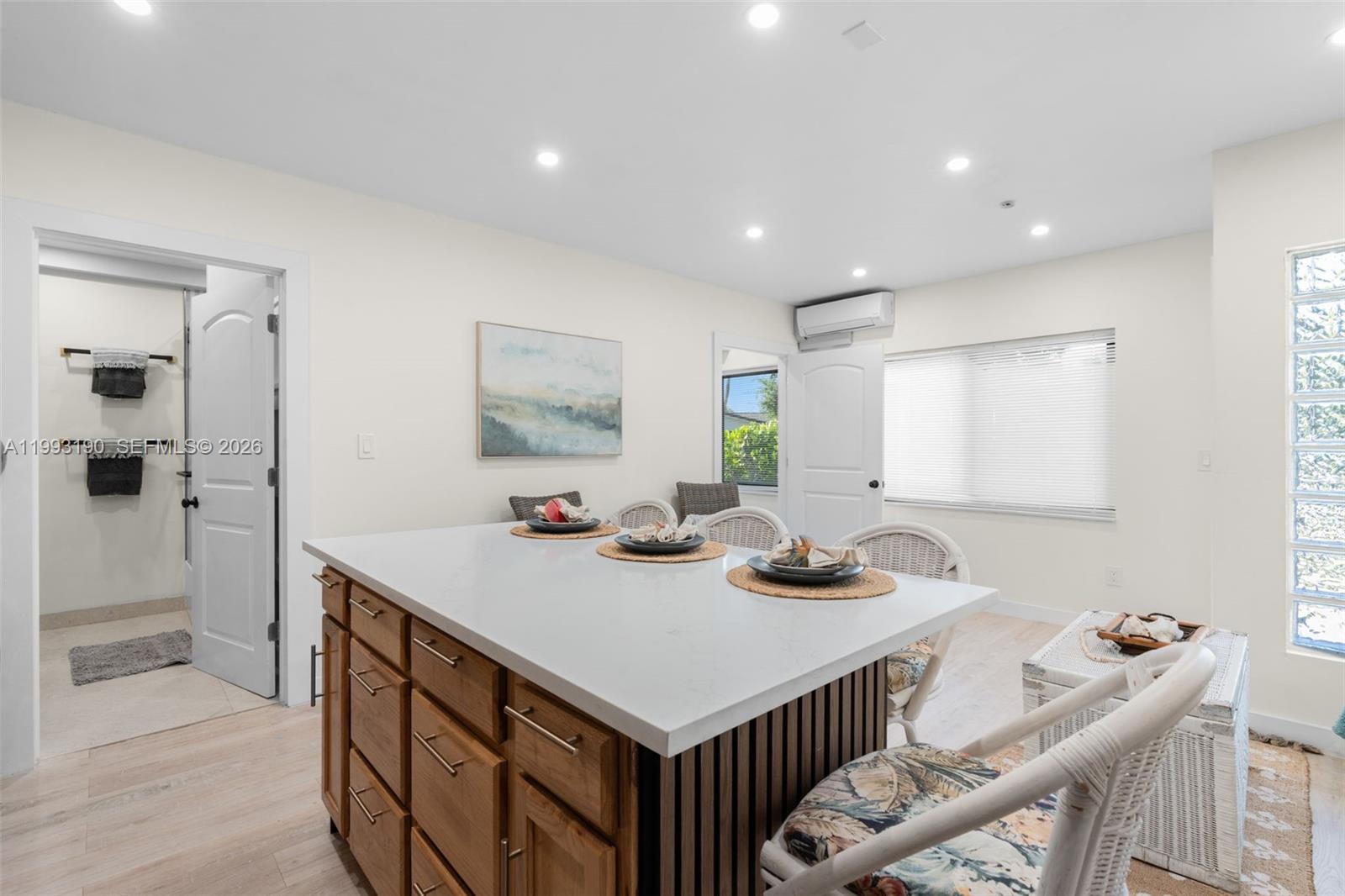 TWIN OAKS - Residential