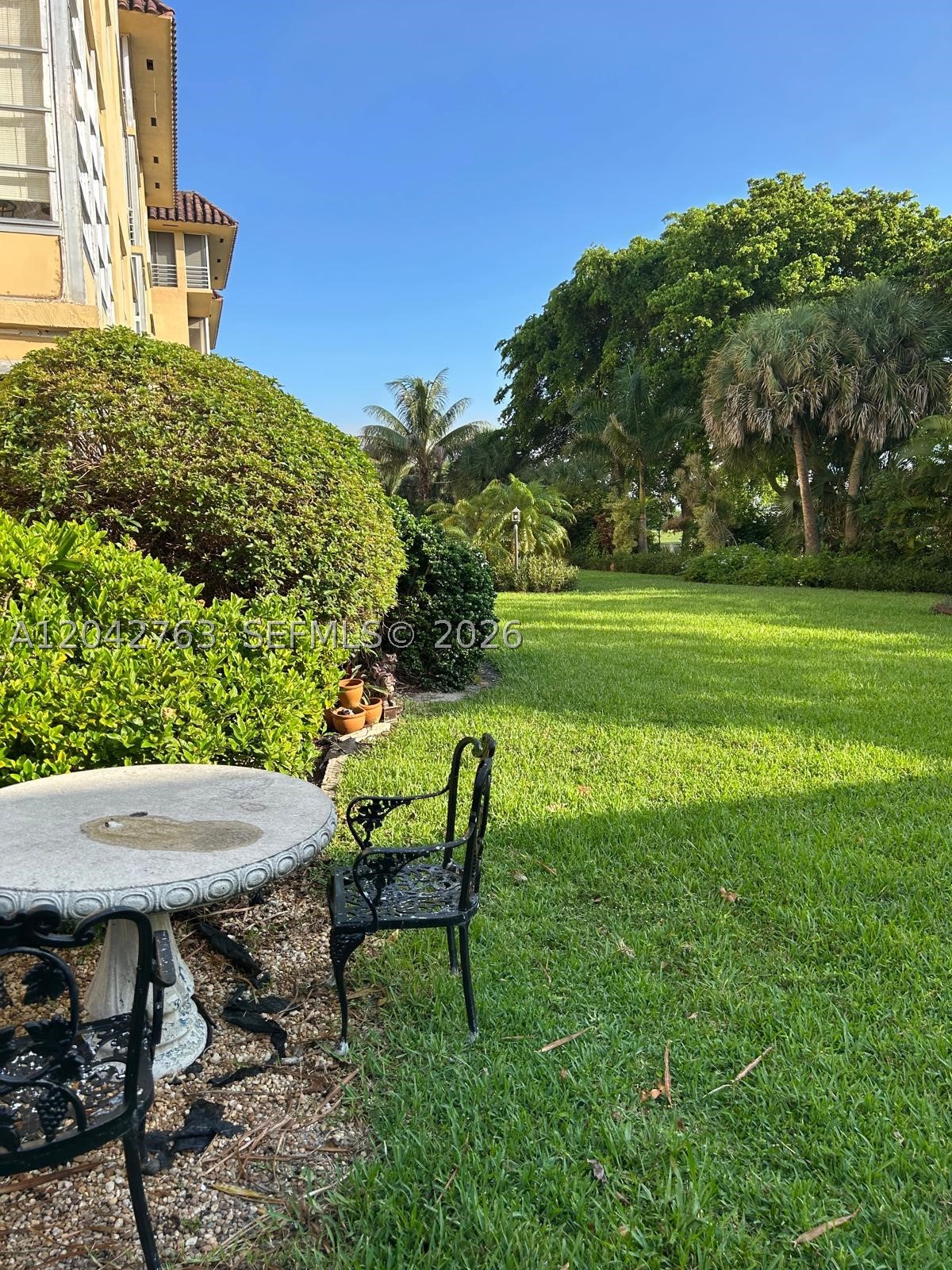 CRYSTAL LAKE CONDO 4100 - Residential