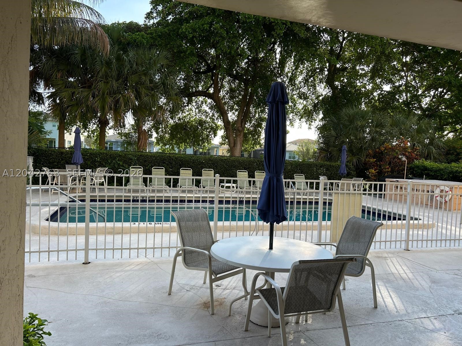 CRYSTAL LAKE CONDO 4100 - Residential