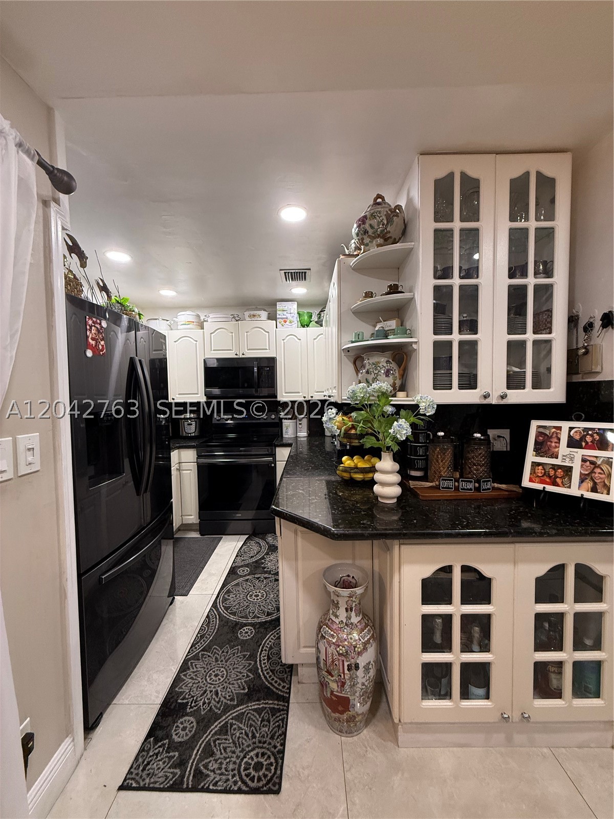 CRYSTAL LAKE CONDO 4100 - Residential