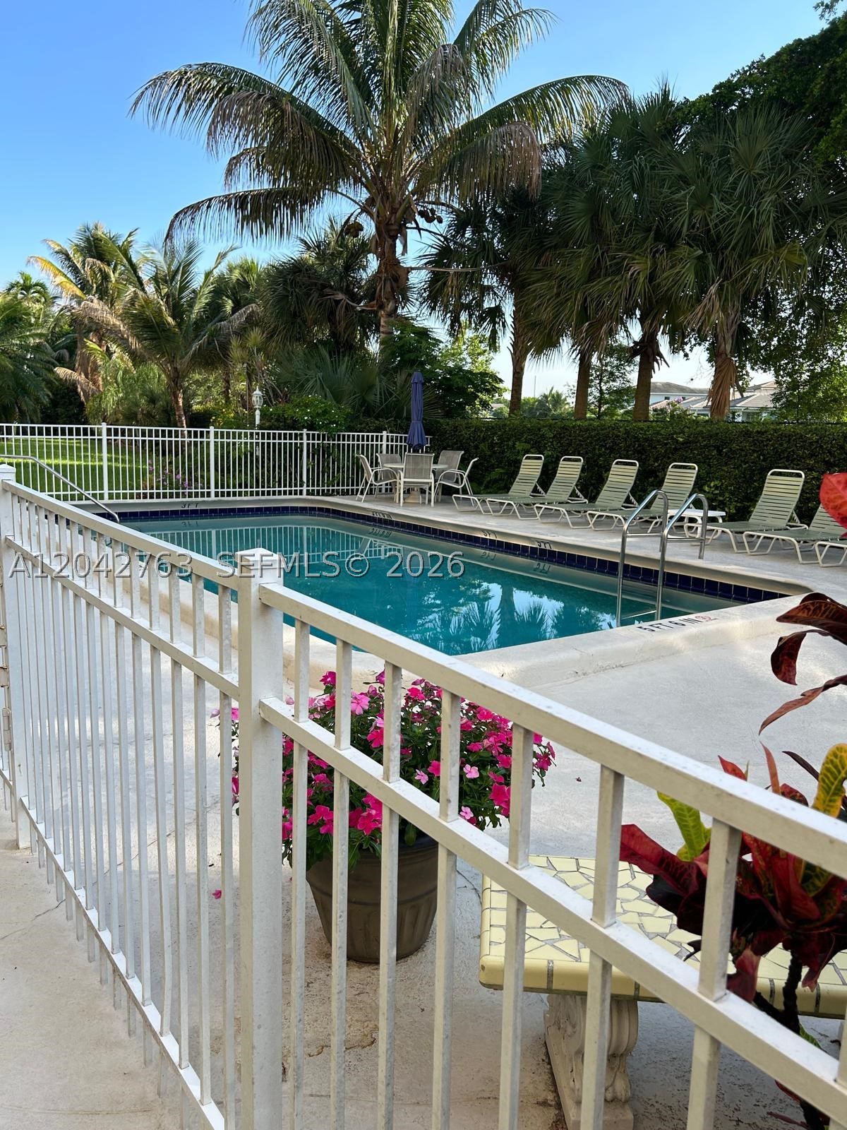 CRYSTAL LAKE CONDO 4100 - Residential
