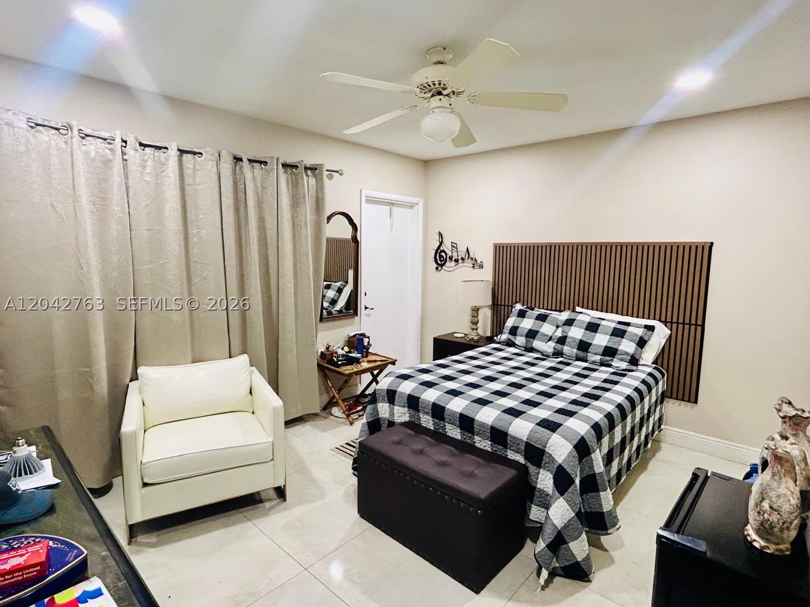 CRYSTAL LAKE CONDO 4100 - Residential