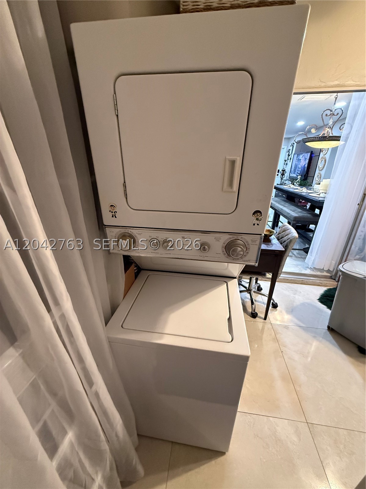 CRYSTAL LAKE CONDO 4100 - Residential