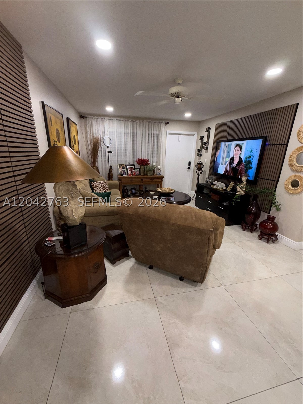 CRYSTAL LAKE CONDO 4100 - Residential