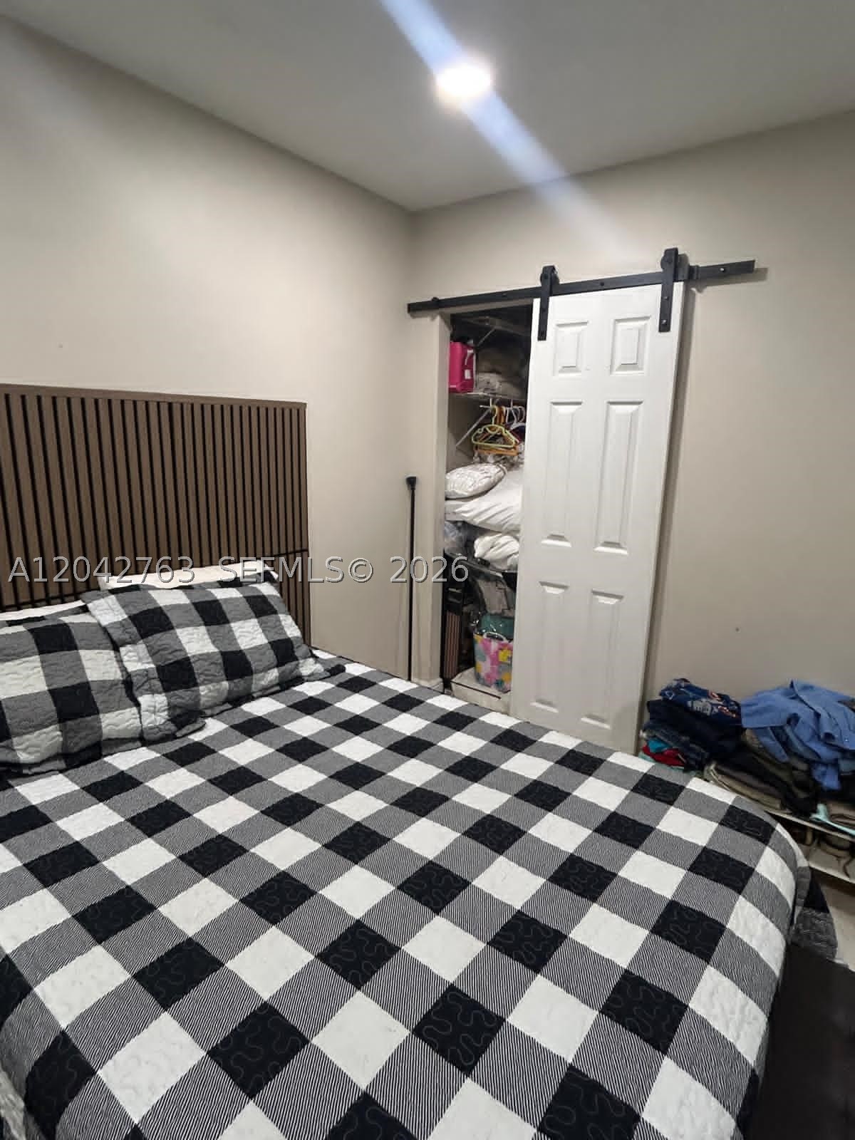 CRYSTAL LAKE CONDO 4100 - Residential