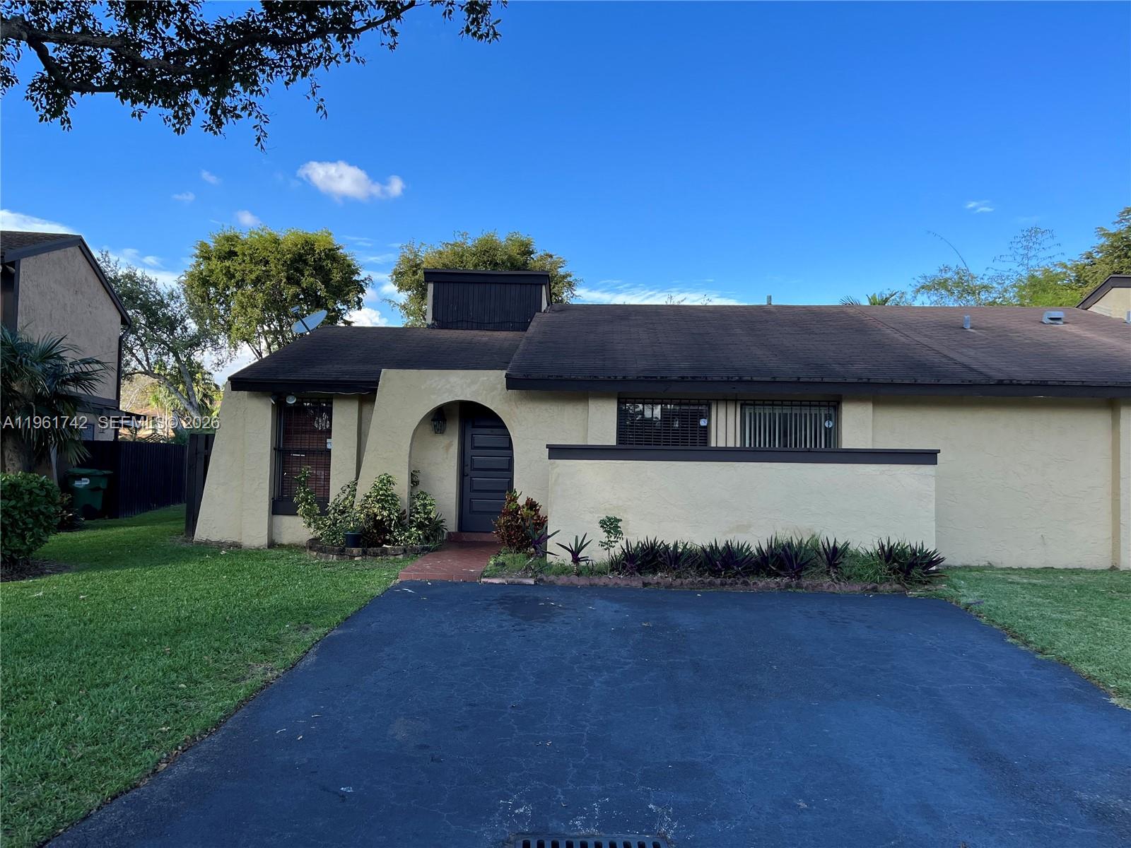 Rented for $2,900 until March 2027*****LOCATION LOCATION Townhome for Sale 3 Bed 2 Baths in the desired Woodgate Community. Amenities include a community pool, clubhouse, and security patrol, Tiles all over the please, kitchen with appliances and eat-in space. This townhome has a washer and dryer, have storage space that includes a walk-in closet. fenced patio area. Pet friendly, drive way 2 cars parking and plenty guest parking available. **LOW ASSOCIATION FEE*** OWNER MOTIVATED*** Call L/A