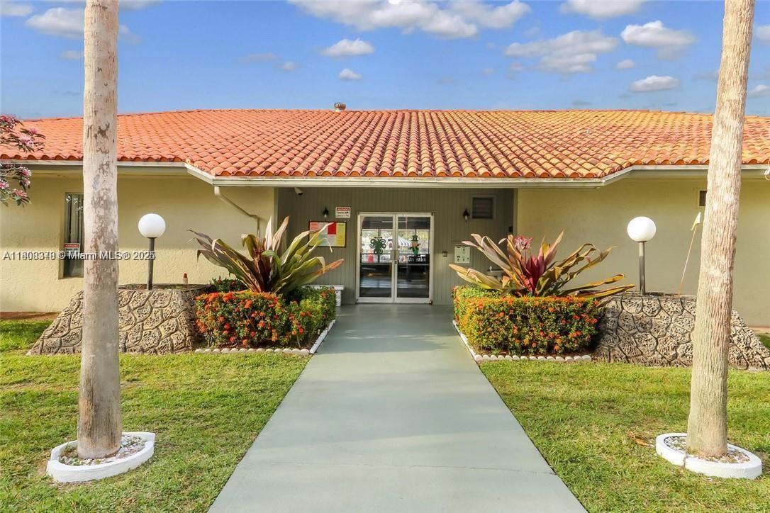COURTYARDS OF BROWARD CON - Residential