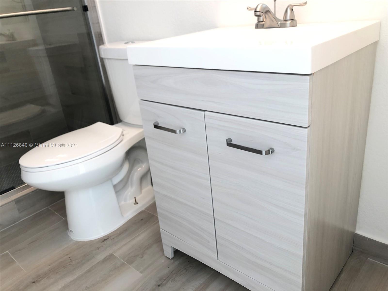 DADELAND PLACE CONDO - Residential