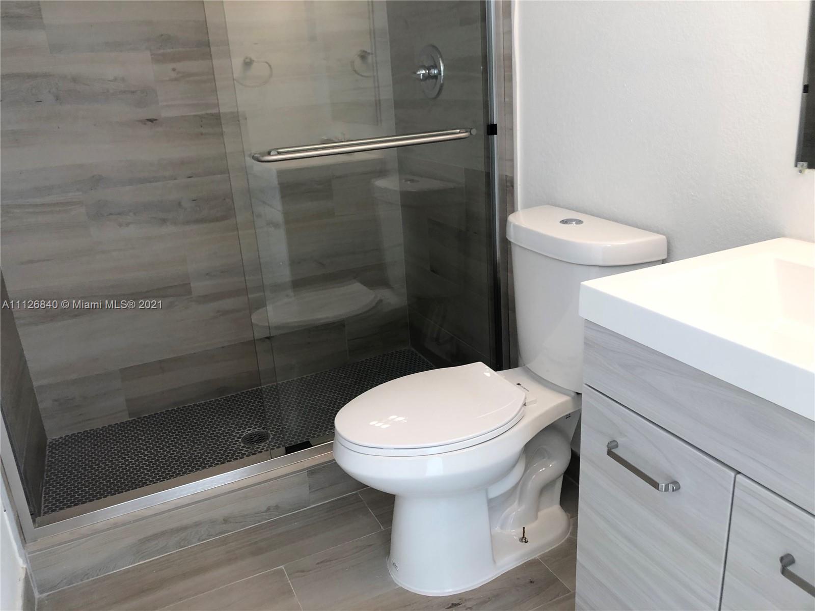 DADELAND PLACE CONDO - Residential