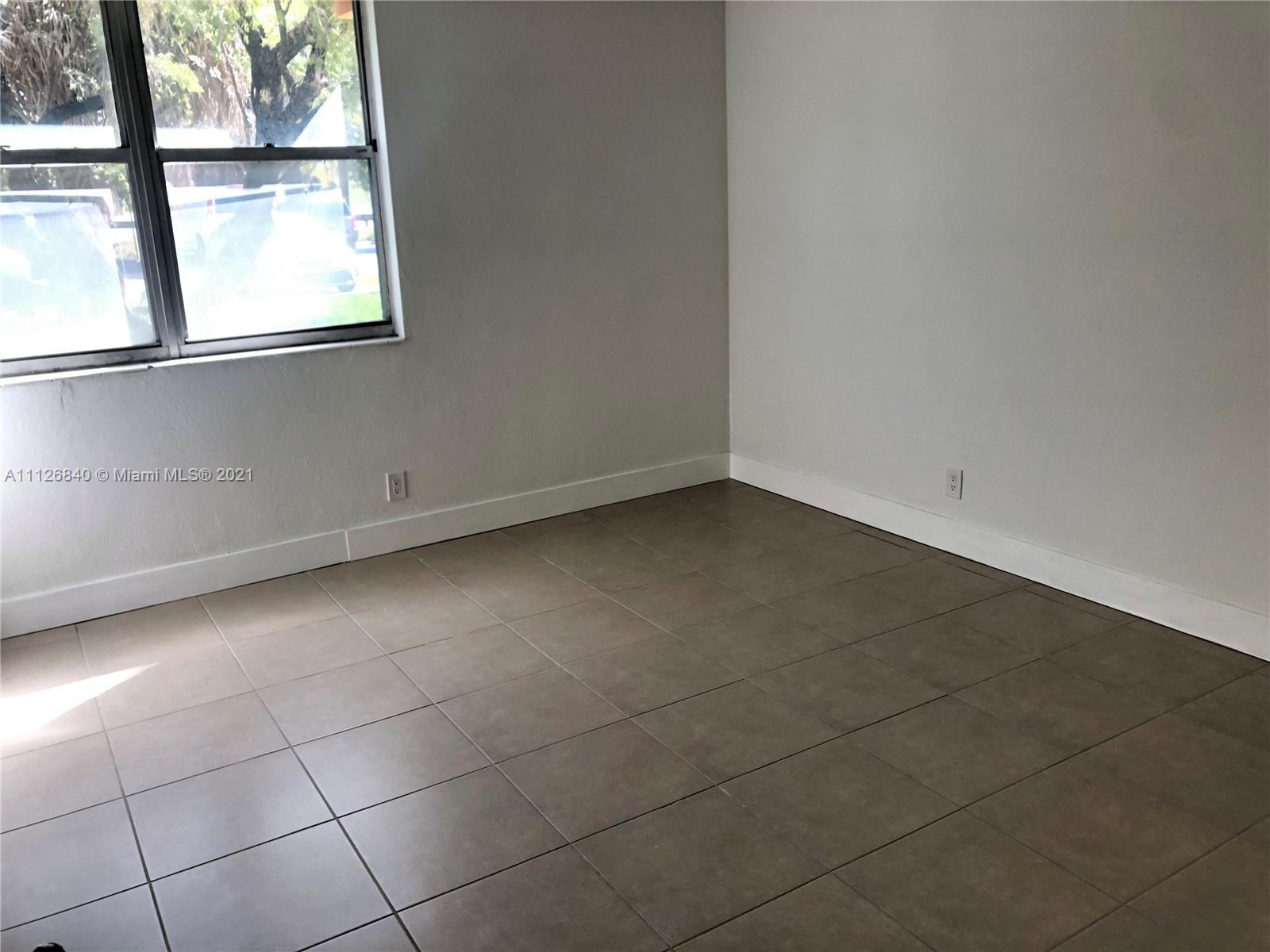 DADELAND PLACE CONDO - Residential