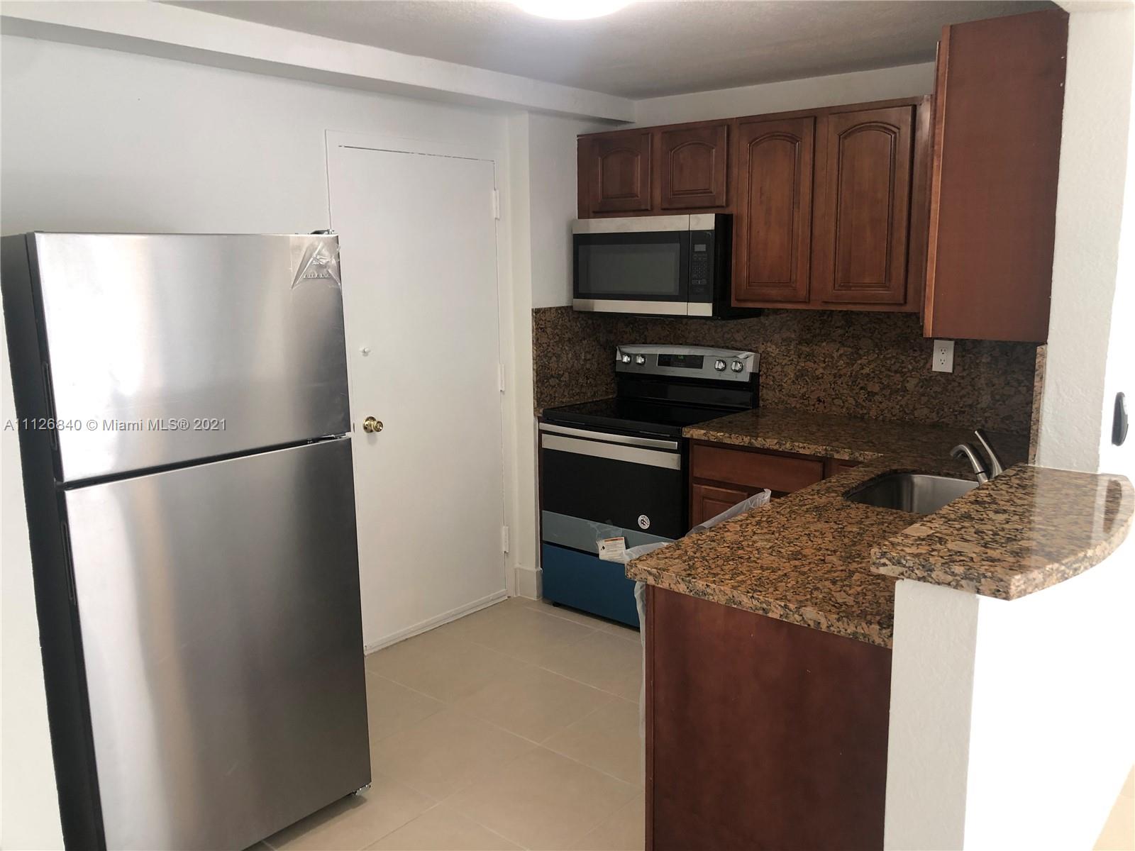 DADELAND PLACE CONDO - Residential