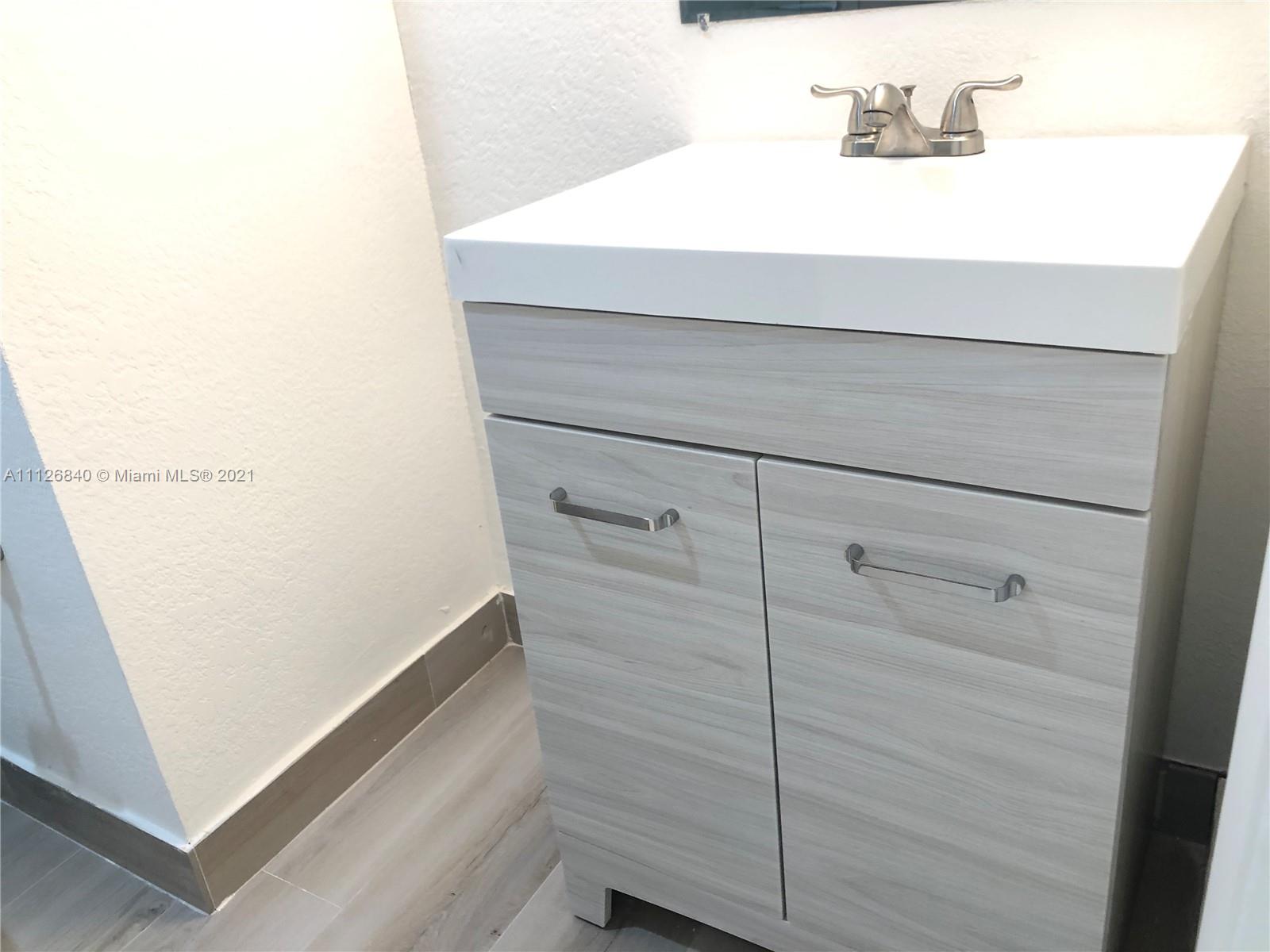 DADELAND PLACE CONDO - Residential