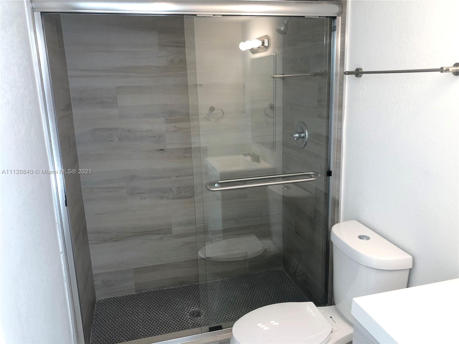 DADELAND PLACE CONDO - Residential