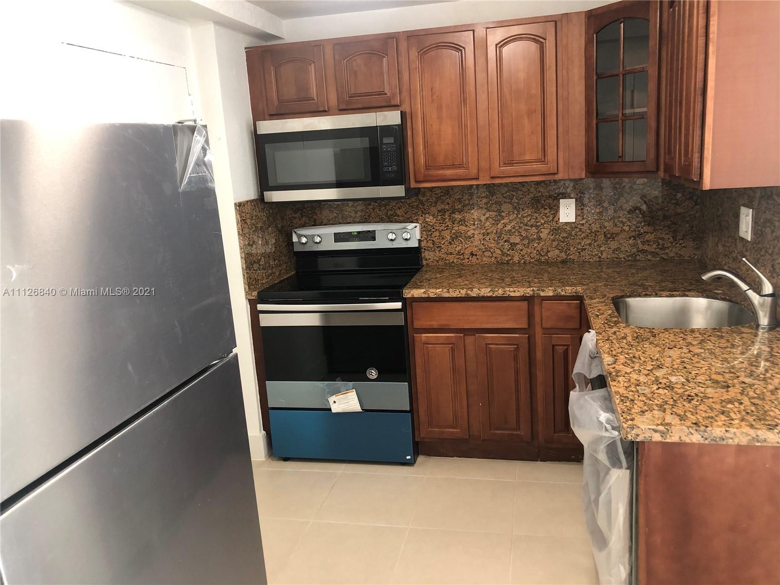 DADELAND PLACE CONDO - Residential