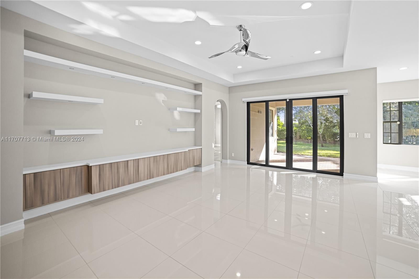 WATERCREST-42 ACRES - Residential