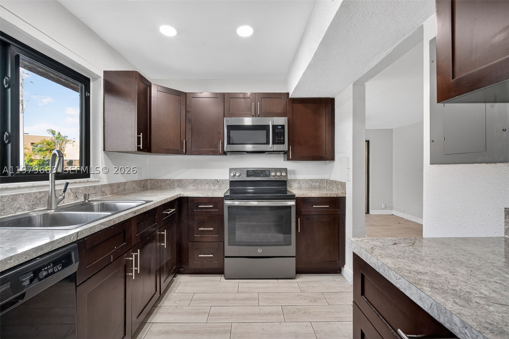 WESTVIEW CONDOMINIUM NO T - Residential