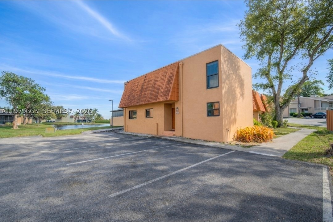 WESTVIEW CONDOMINIUM NO T - Residential