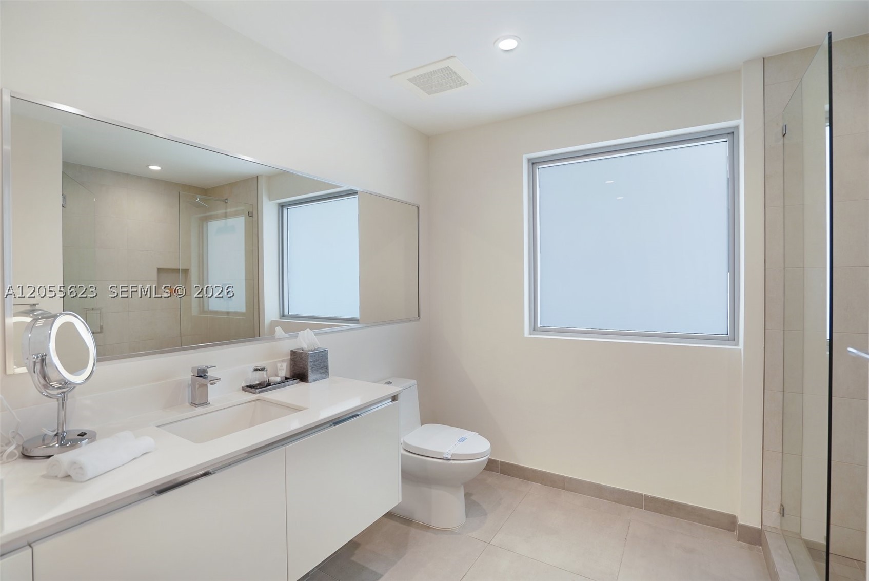 COSTA HOLLYWOOD CONDO - Residential