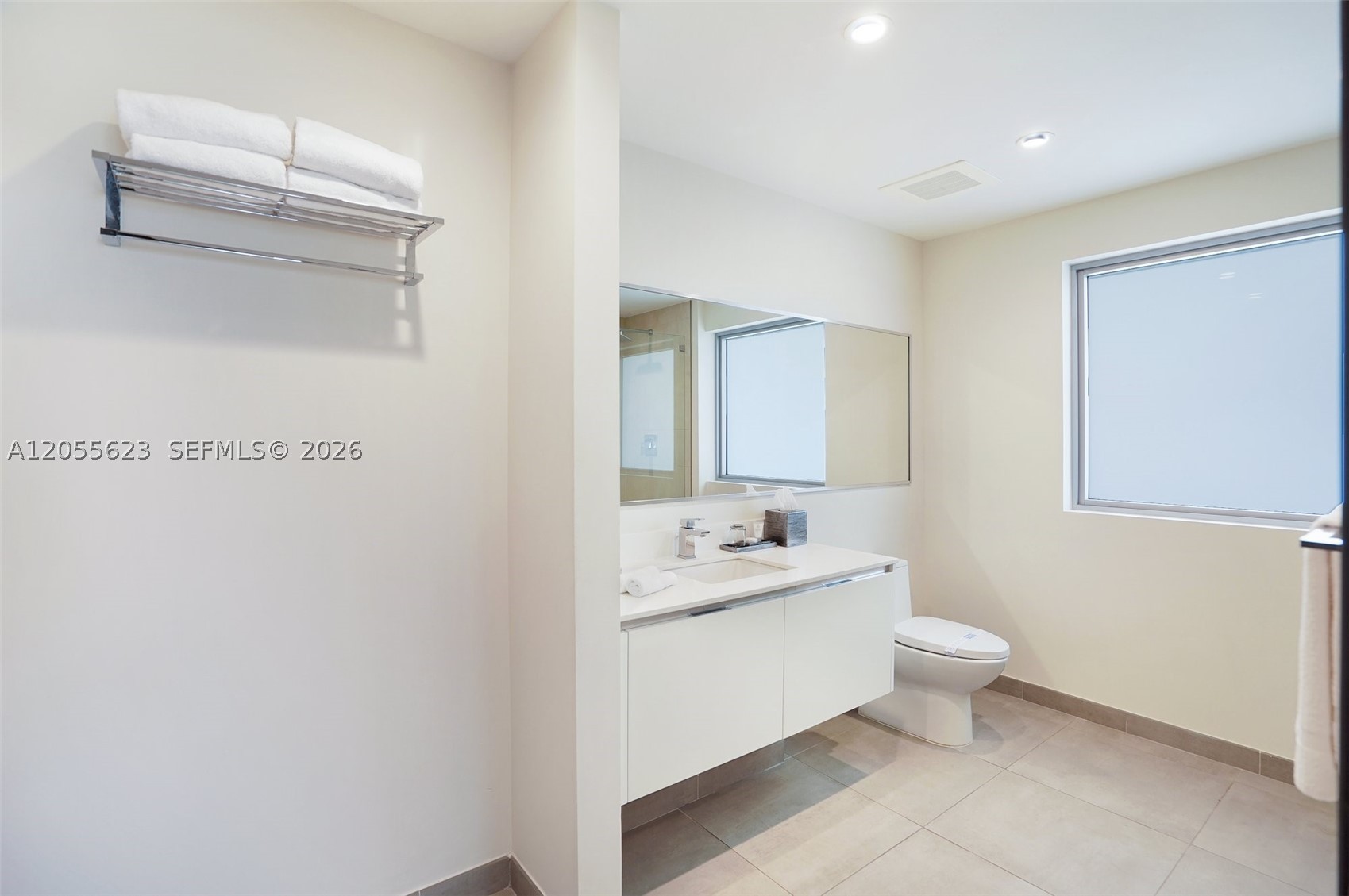 COSTA HOLLYWOOD CONDO - Residential