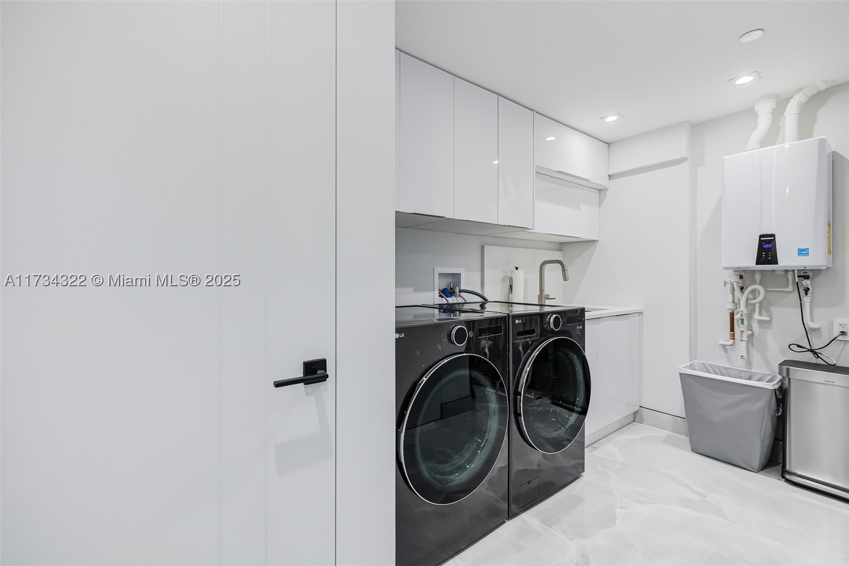 SAGE BEACH CONDO - Residential