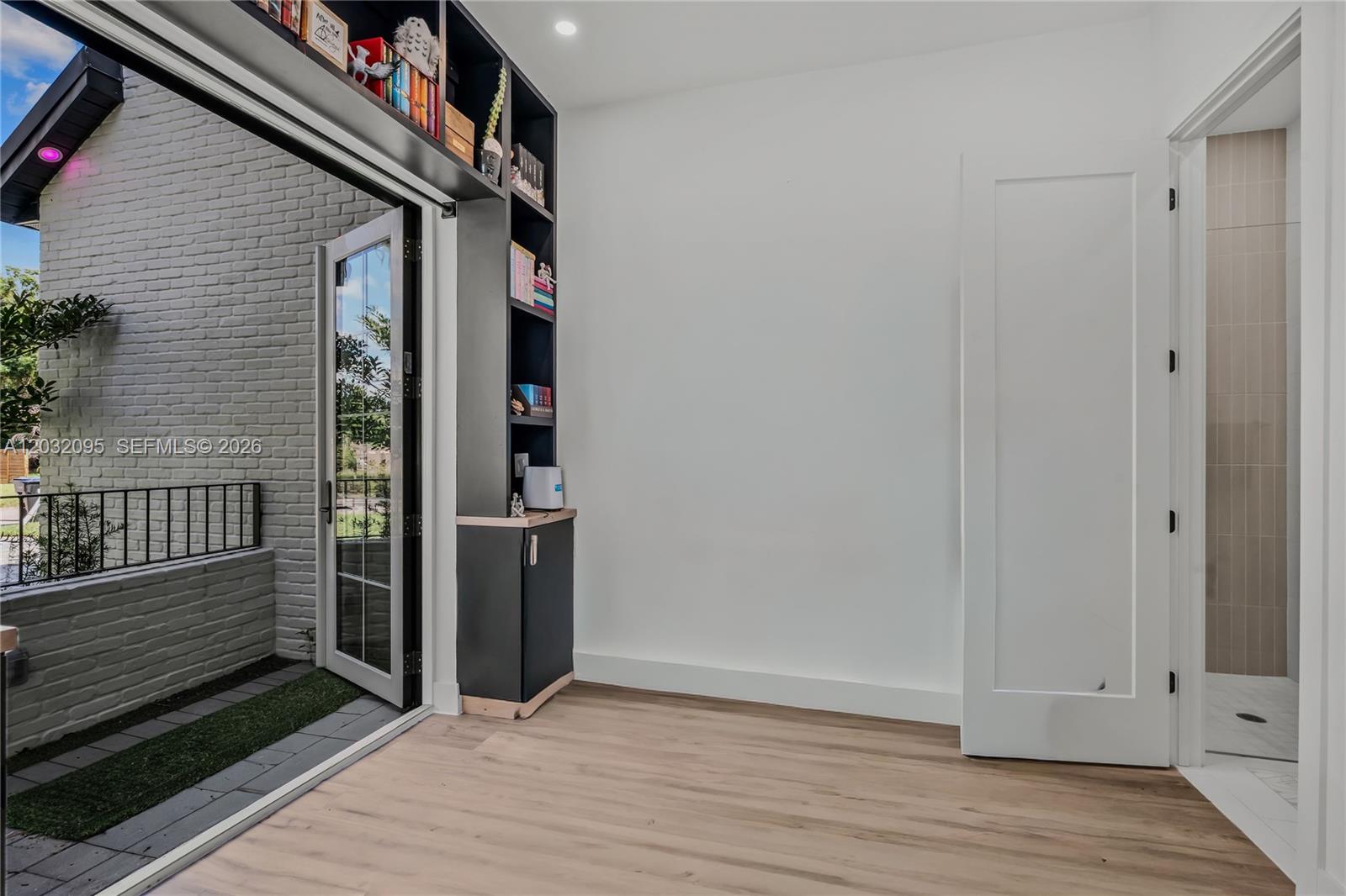 HANDSONHURST PARK - Residential