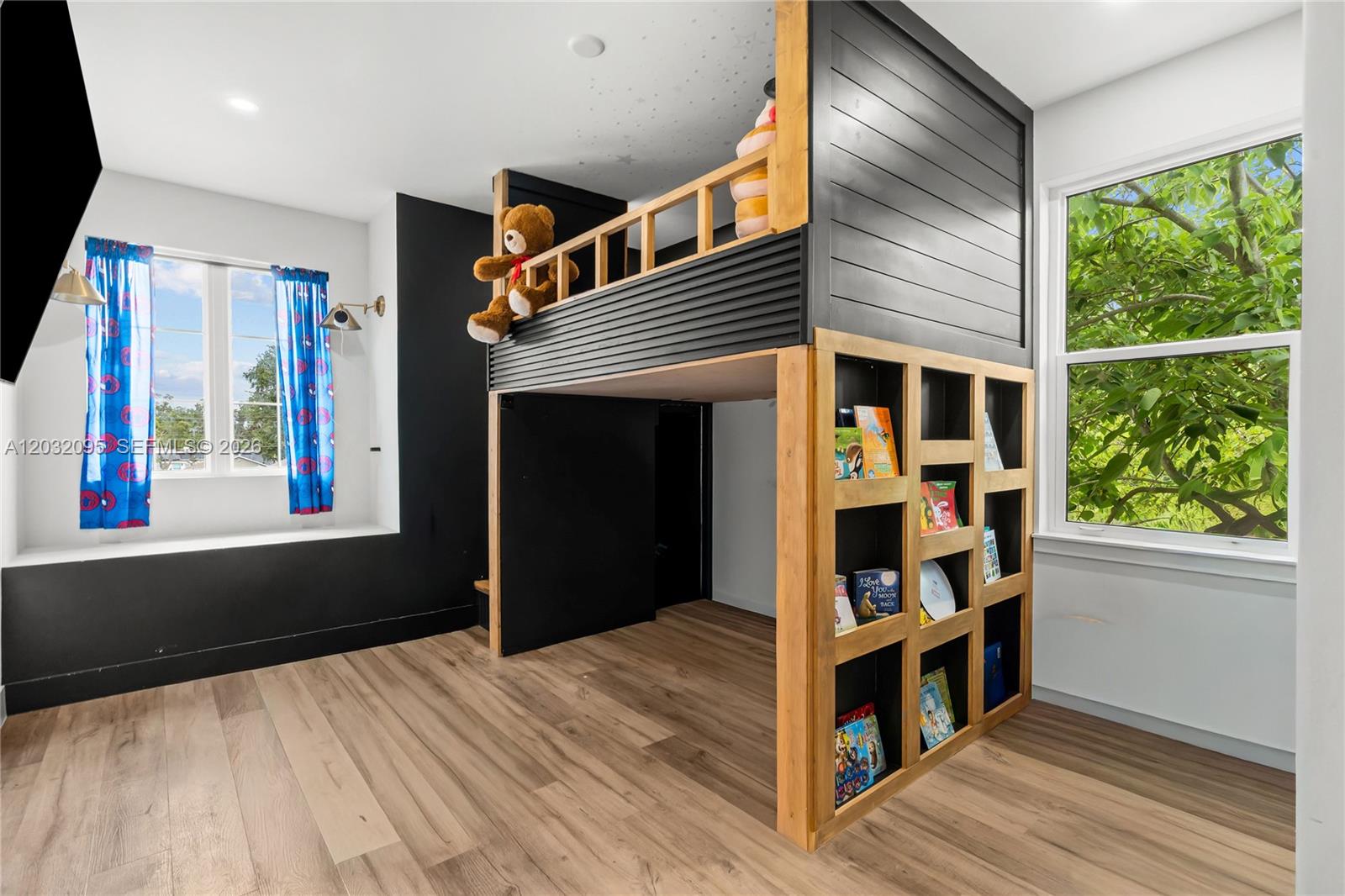 HANDSONHURST PARK - Residential