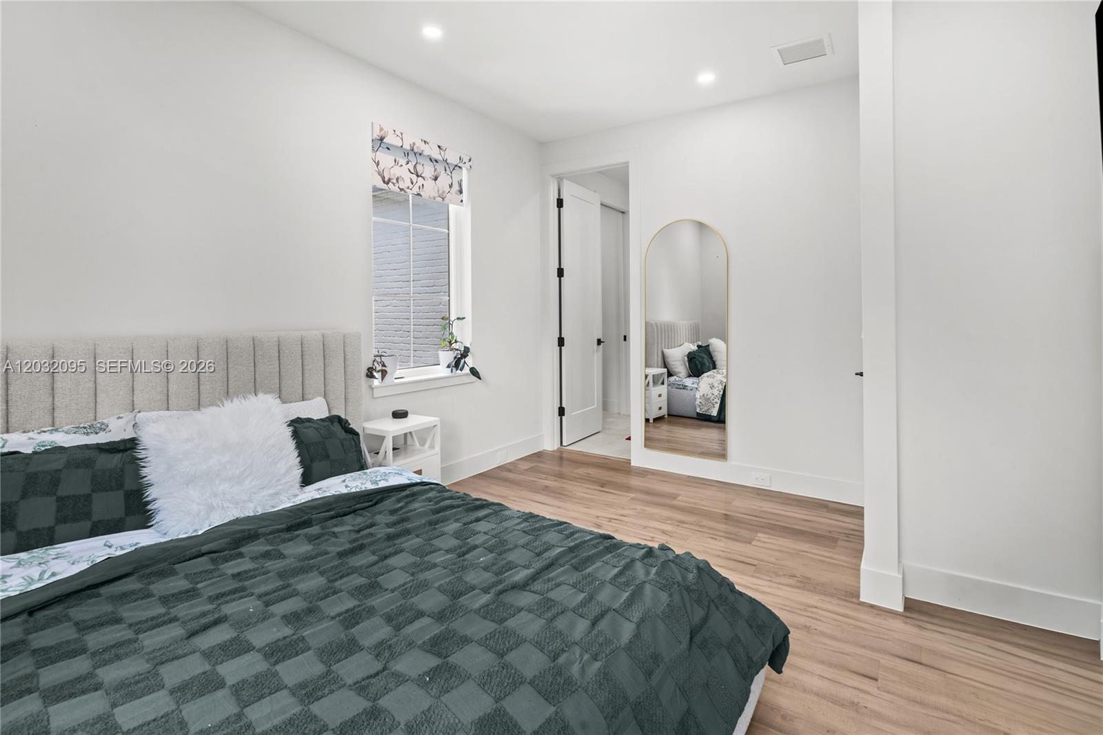 HANDSONHURST PARK - Residential