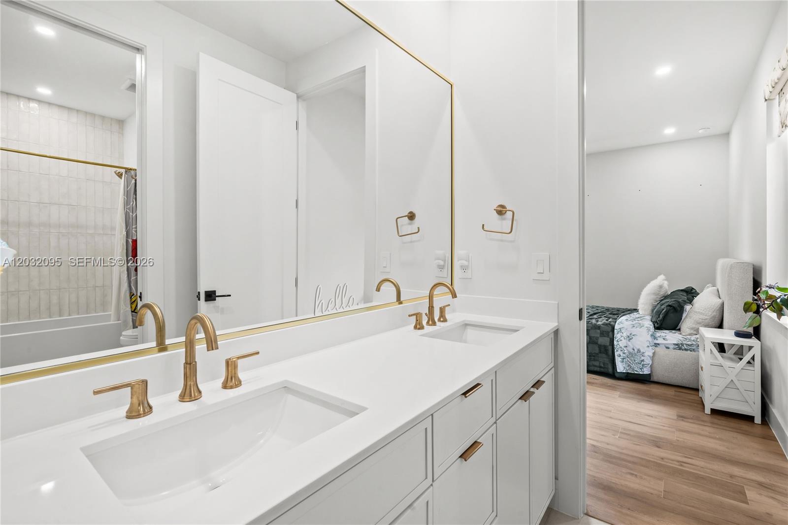 HANDSONHURST PARK - Residential