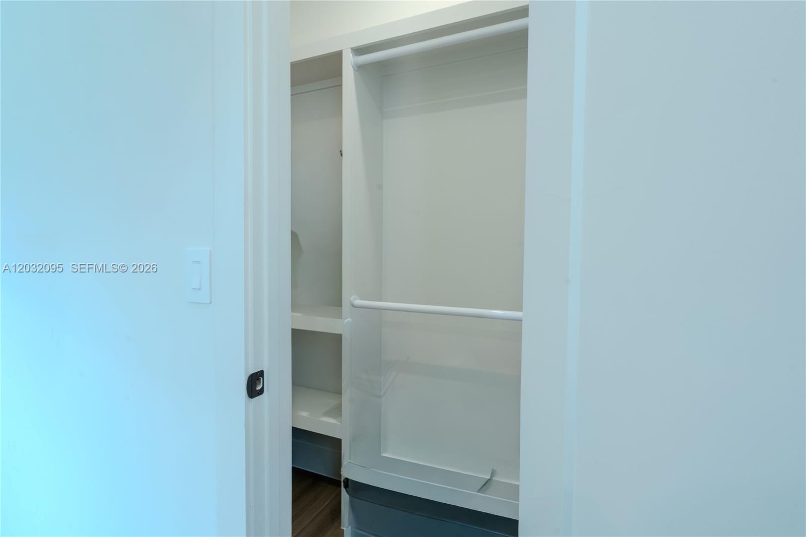 HANDSONHURST PARK - Residential