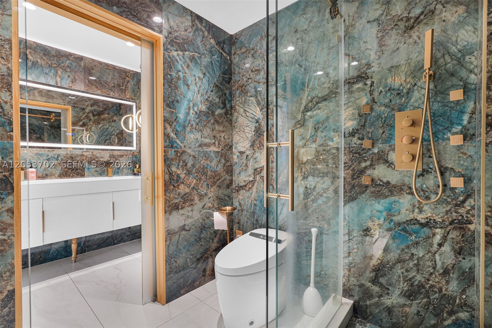ISLAND PLACE AT BAY HARBO - Residential