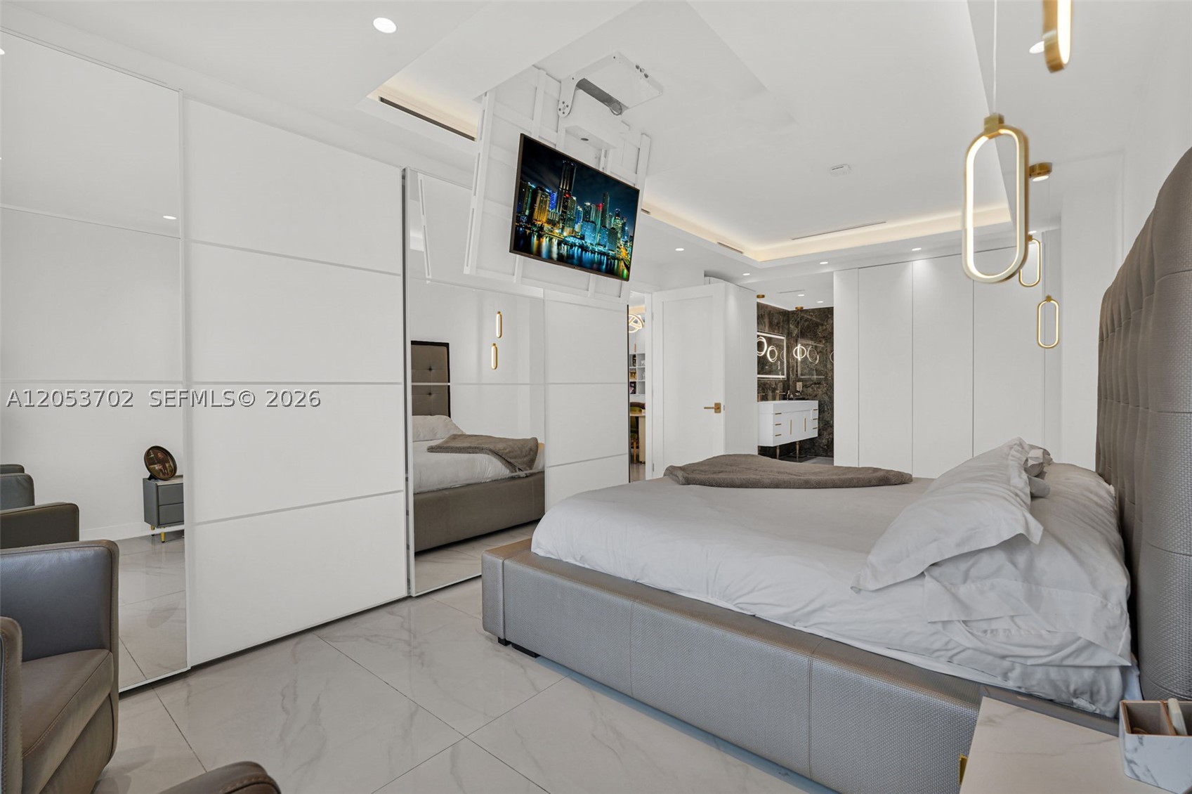 ISLAND PLACE AT BAY HARBO - Residential