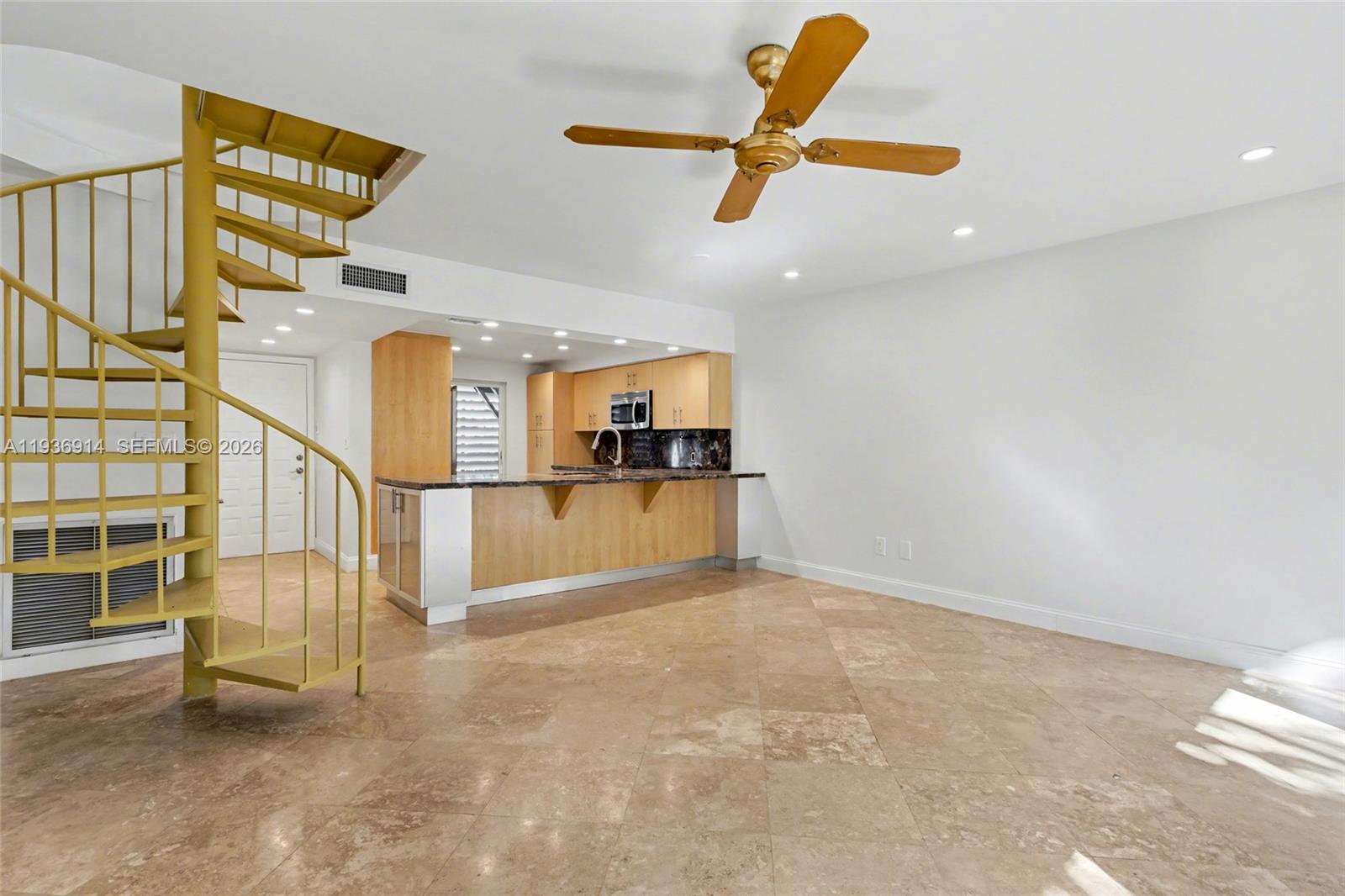 CORONA BAY TOWNHOUSES CON - Residential