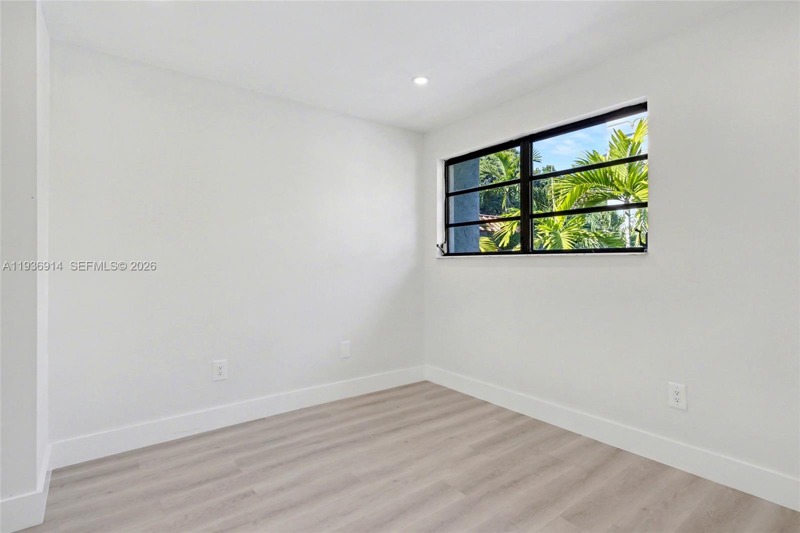 CORONA BAY TOWNHOUSES CON - Residential