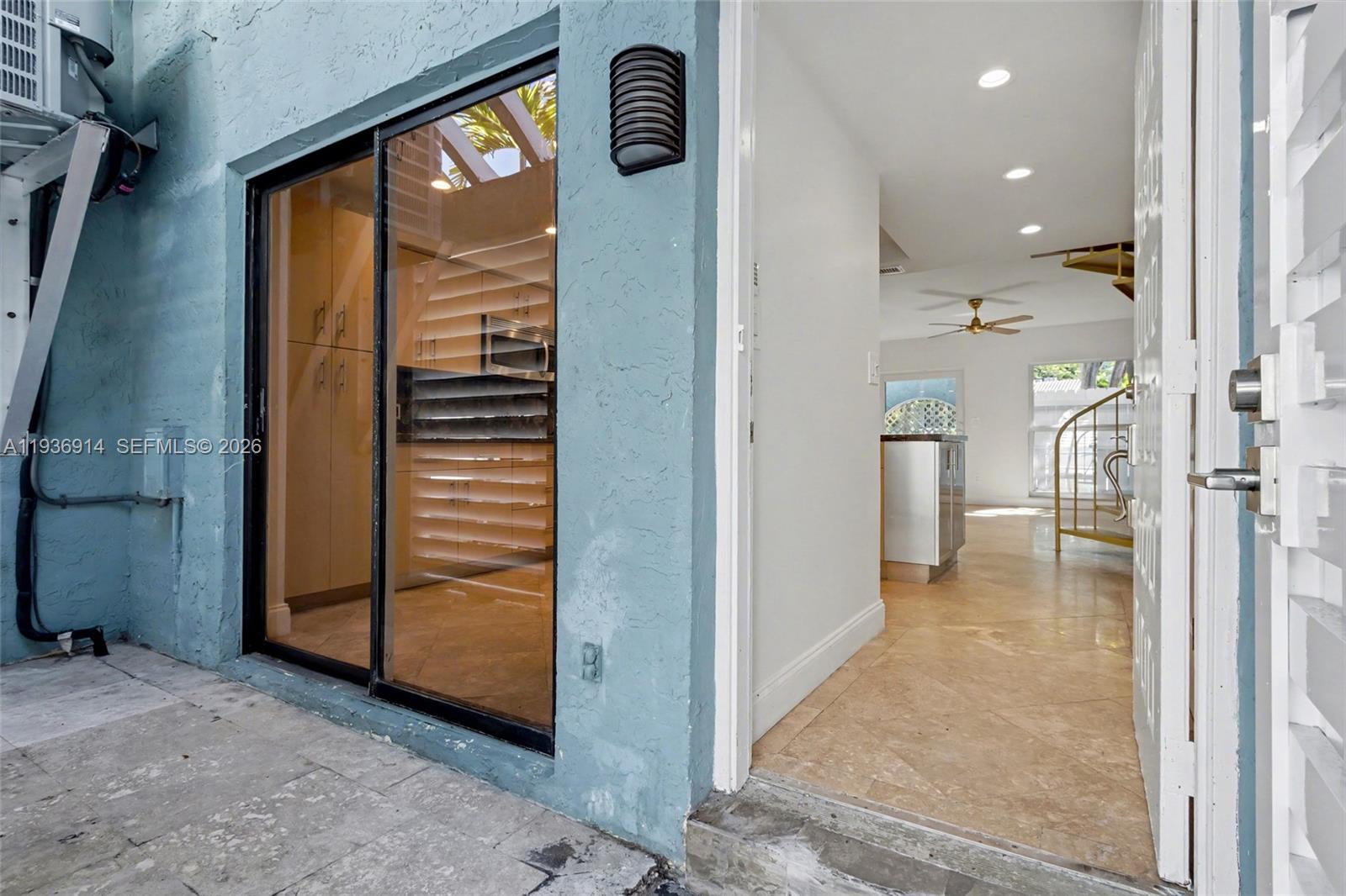 CORONA BAY TOWNHOUSES CON - Residential