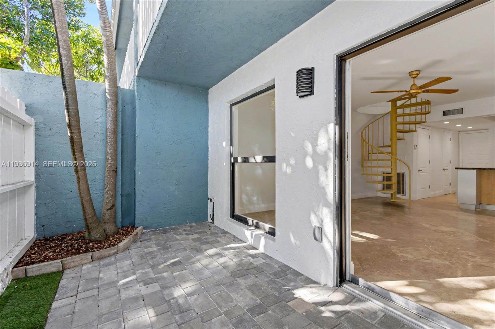 CORONA BAY TOWNHOUSES CON - Residential