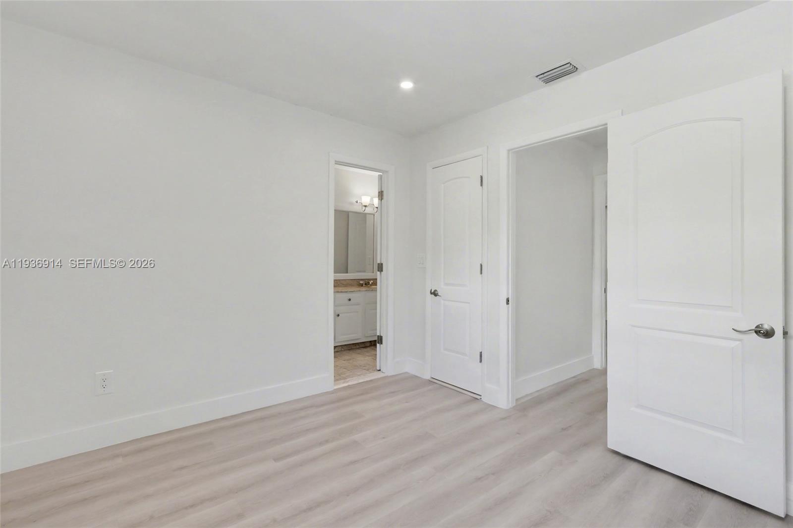CORONA BAY TOWNHOUSES CON - Residential