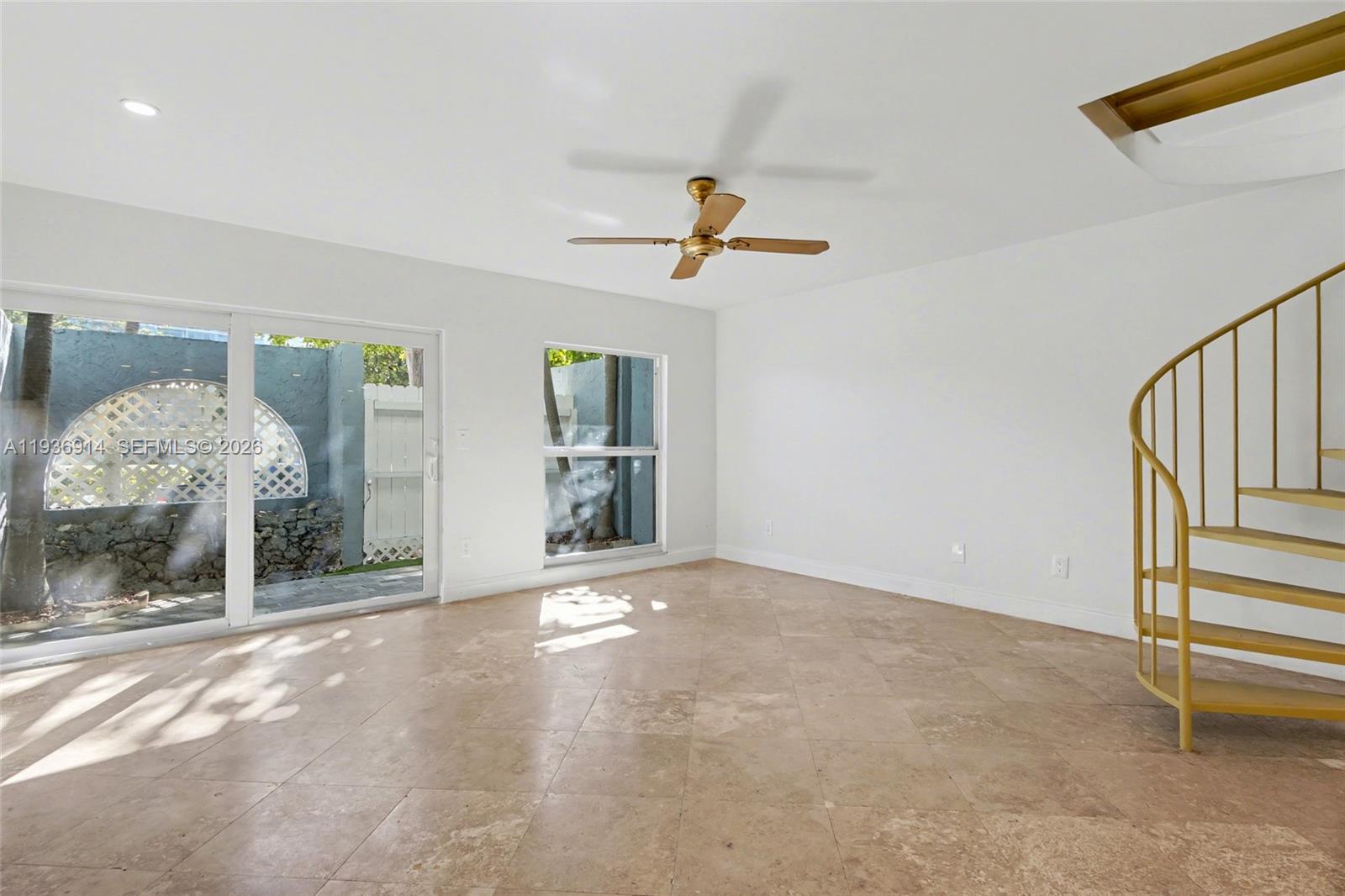CORONA BAY TOWNHOUSES CON - Residential