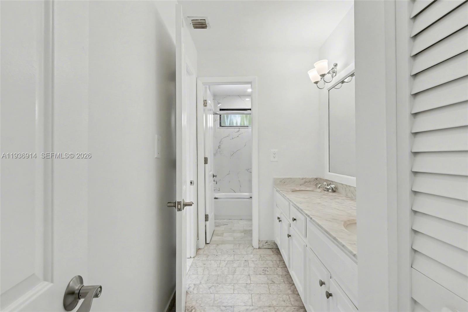 CORONA BAY TOWNHOUSES CON - Residential