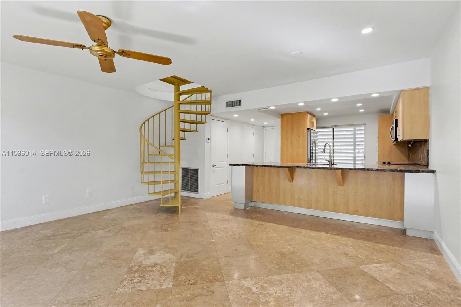 CORONA BAY TOWNHOUSES CON - Residential