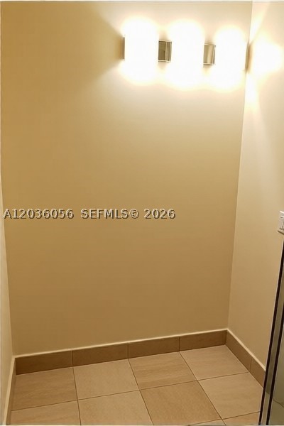 VALENCIA TOWNHOUSE CONDO - Residential Lease