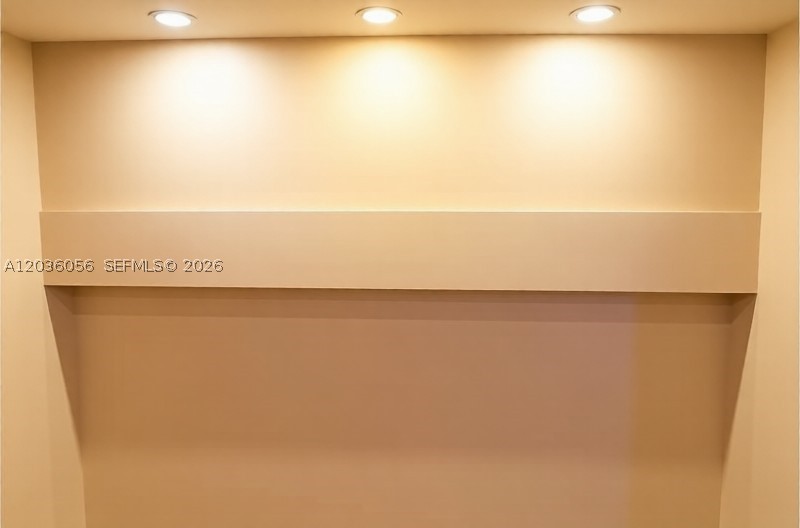 VALENCIA TOWNHOUSE CONDO - Residential Lease