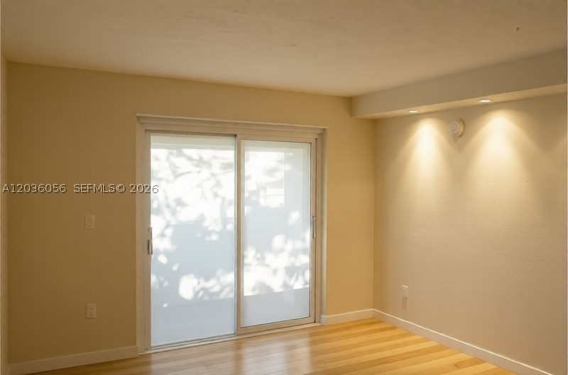 VALENCIA TOWNHOUSE CONDO - Residential Lease